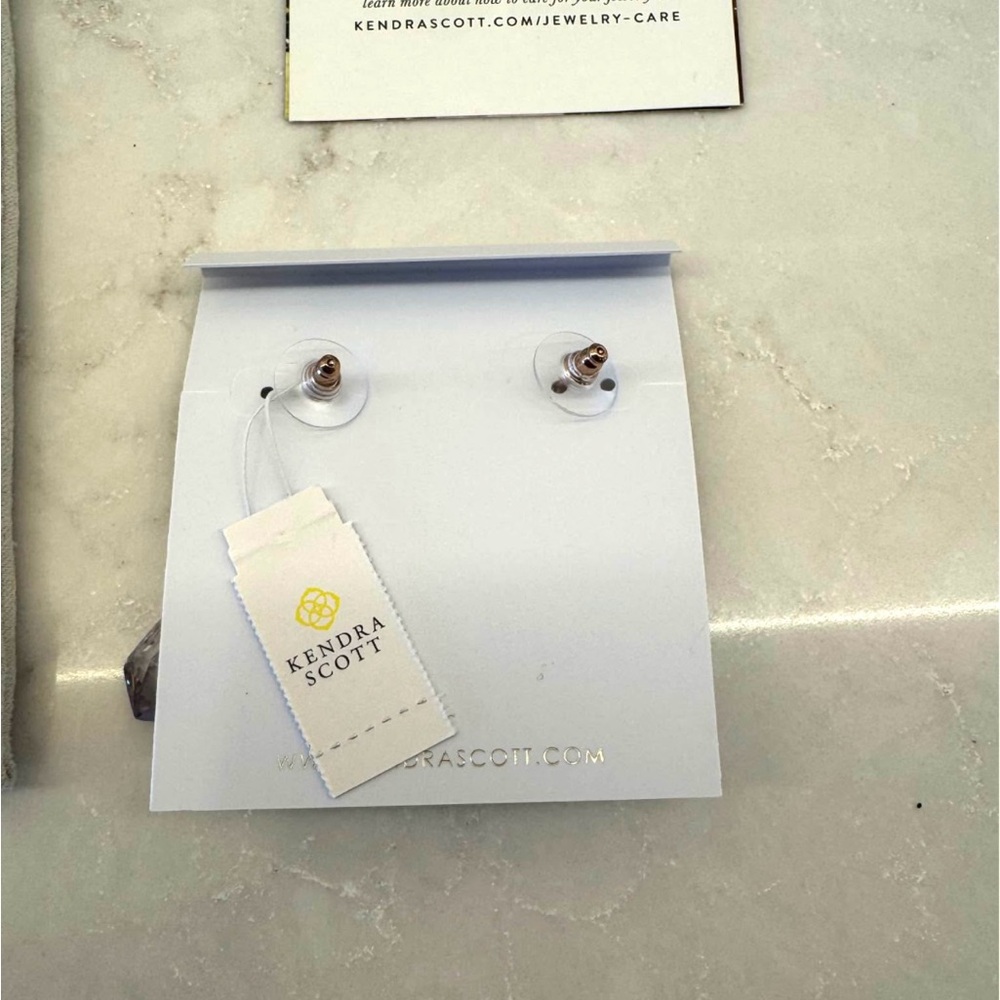 NWT Kendra Scott Rose Gold Earrings - Picture 5 of 5